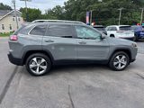 Used 2021 Jeep Cherokee Limited image 2