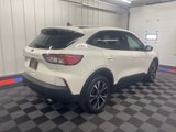 Used 2022 Ford Escape SE w/ SE Sport Appearance Package image 4