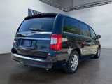 Used 2014 Chrysler Town & Country Touring image 6