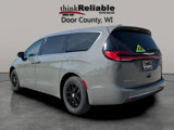 Used 2023 Chrysler Pacifica Touring-L image 4
