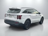 Used 2021 Kia Sorento S image 4