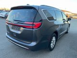 Used 2022 Chrysler Pacifica Touring-L image 6
