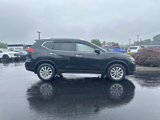 Used 2017 Nissan Rogue SV image 4