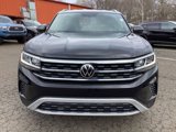 Used 2021 Volkswagen Atlas Cross Sport SE image 2