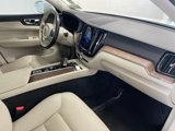 Used 2022 Volvo XC60 B5 Momentum image 4