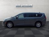 Used 2023 Chrysler Pacifica Touring-L image 3