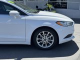 Used 2017 Ford Fusion SE w/ Fusion SE Technology Package image 3