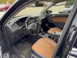 Used 2018 Volkswagen Tiguan SEL image 3