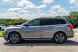 Used 2017 Nissan Pathfinder Platinum image 4