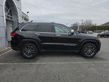Used 2017 Jeep Grand Cherokee Limited image 2