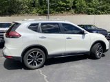 Used 2019 Nissan Rogue SL w/ Premium Package image 2