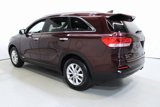Used 2017 Kia Sorento LX w/ LX Convenience Package image 4
