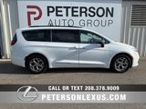 Used 2023 Chrysler Pacifica Limited image 3