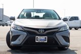 Used 2020 Toyota Camry SE image 2