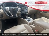 Used 2016 Nissan Rogue SV image 2