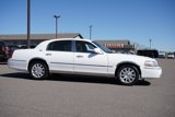 Used 2009 Lincoln Town Car Signature Limited image 2