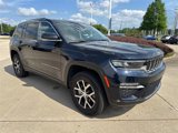 Used 2023 Jeep Grand Cherokee Limited image 3