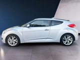 Used 2016 Hyundai Veloster image 2