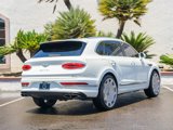 Used 2023 Bentley Bentayga Plug-In Hybrid image 3