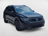 Used 2022 Volkswagen Tiguan SE R-Line image 3