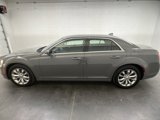 Used 2018 Chrysler 300 Touring L image 5