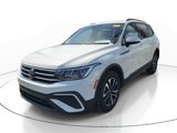 Used 2022 Volkswagen Tiguan S image 2