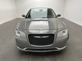 Used 2018 Chrysler 300 Touring L image 3