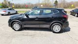 Used 2020 Nissan Rogue Sport S image 2