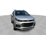 Certified 2022 Chevrolet Trax LT w/ LT Convenience Package image 2