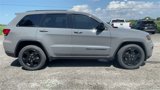 Used 2019 Jeep Grand Cherokee Laredo image 2