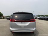 Used 2023 Chrysler Pacifica Touring-L image 3