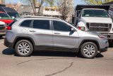 Used 2017 Jeep Cherokee Limited image 4