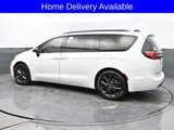 New 2025 Chrysler Pacifica Limited image 3
