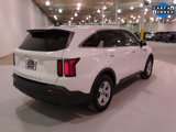 Used 2022 Kia Sorento LX image 4