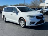 Used 2022 Chrysler Pacifica Touring-L image 2