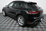 Certified 2022 Porsche Macan image 3