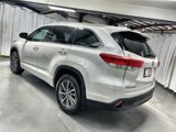 Used 2018 Toyota Highlander XLE image 3