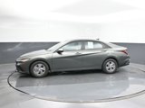 Used 2024 Hyundai Elantra SE image 2