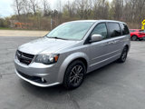 Used 2017 Dodge Grand Caravan SXT w/ Blacktop Package image 3