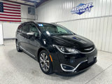 Used 2018 Chrysler Pacifica Limited w/ Tire & Wheel Group image 3