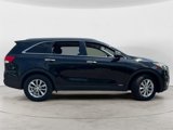Used 2017 Kia Sorento LX w/ LX Convenience Package image 2