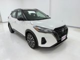 Used 2023 Nissan Kicks SR image 2