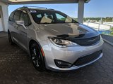 Used 2020 Chrysler Pacifica Touring-L image 3