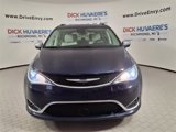 Used 2017 Chrysler Pacifica Limited image 2