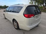 Certified 2017 Chrysler Pacifica Limited image 4