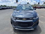 Used 2022 Chevrolet Trax LT w/ LT Convenience Package image 2