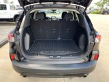 Used 2022 Ford Escape SE w/ SE Sport Appearance Package image 4