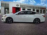 Used 2023 Nissan Altima 2.5 SR w/ SR Premium Package image 3