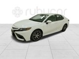 Used 2022 Toyota Camry SE image 1