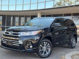 Used 2017 Toyota Highlander SE image 2